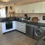 African Holiday Home In Table View